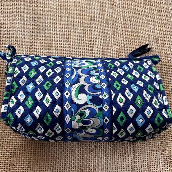 Vera Bradley Mediterranean Blue/Green Quilted Lined Cosmetic Pouch. - Picture 3 of 8